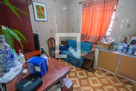 Sala de TV de casa à venda com 3 quartos, 400m² em São Bernardo, Belo Horizonte
