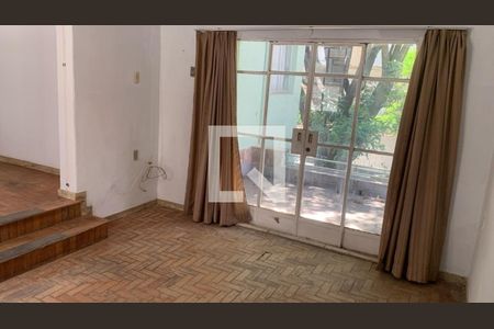 Casa à venda com 4 quartos, 184m² em Santo Antônio, Belo Horizonte