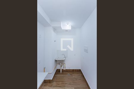 Sala, cozinha e área de serviço de apartamento para alugar com 2 quartos, 36m² em Jardim Pereira Leite, São Paulo