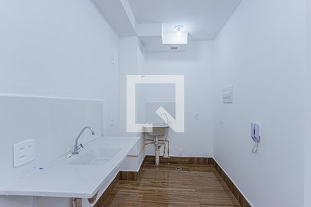 Sala, cozinha e área de serviço de apartamento para alugar com 2 quartos, 36m² em Jardim Pereira Leite, São Paulo