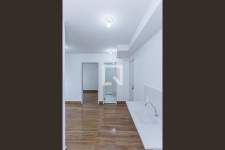 Sala, cozinha e área de serviço de apartamento para alugar com 2 quartos, 36m² em Jardim Pereira Leite, São Paulo