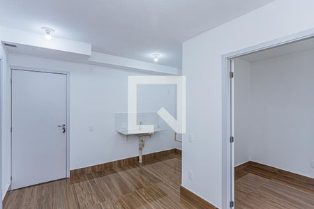 Sala, cozinha e área de serviço de apartamento para alugar com 2 quartos, 36m² em Jardim Pereira Leite, São Paulo