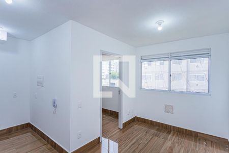 Sala, cozinha e área de serviço de apartamento para alugar com 2 quartos, 36m² em Jardim Pereira Leite, São Paulo