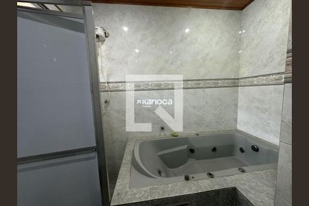 Casa à venda com 4 quartos, 640m² em Vista Alegre, Rio de Janeiro