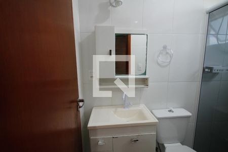 Banheiro da Suíte 1 de apartamento para alugar com 2 quartos, 78m² em Vila Caiçara, Praia Grande