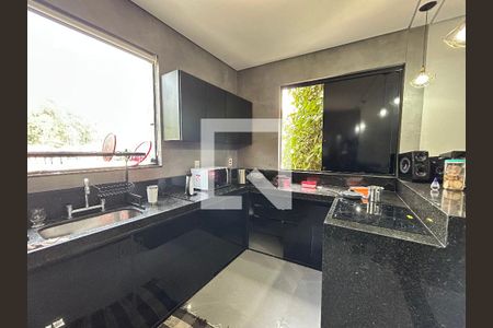 Casa à venda com 3 quartos, 599m² em Tupã, Contagem
