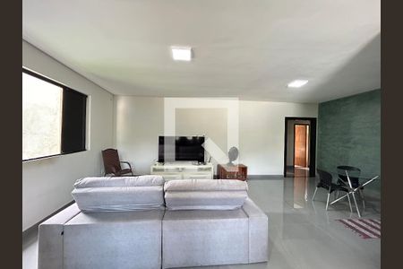 Casa à venda com 3 quartos, 599m² em Tupã, Contagem