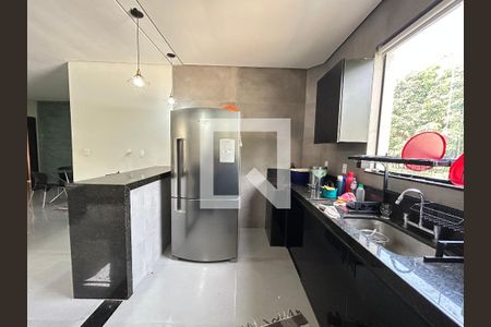 Casa à venda com 3 quartos, 599m² em Tupã, Contagem