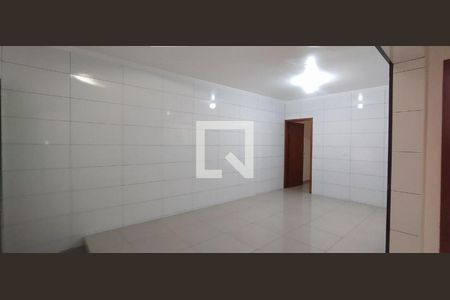 Casa à venda com 4 quartos, 211m² em Parque São Lucas, São Paulo