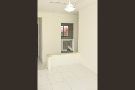 Sala de apartamento para alugar com 2 quartos, 48m² em São Rafael , Salvador