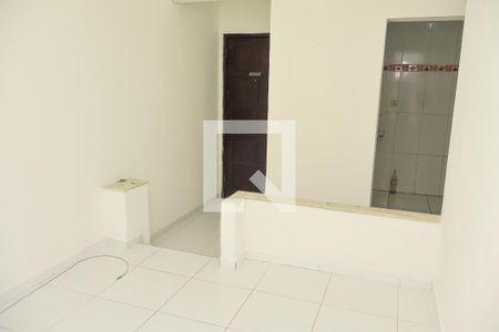 Sala de apartamento para alugar com 2 quartos, 48m² em São Rafael , Salvador