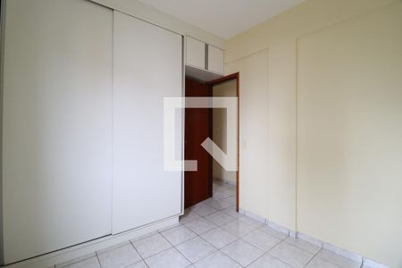 Quarto 1 de apartamento para alugar com 3 quartos, 73m² em Santa Maria, Uberlândia