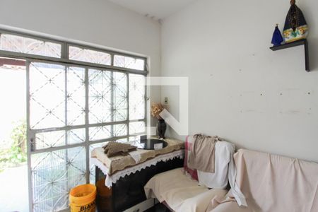 Sala 1 de casa à venda com 3 quartos, 360m² em Floramar, Belo Horizonte