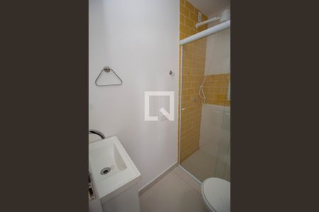 Banheiro  de kitnet/studio para alugar com 1 quarto, 25m² em Jardim Sao Ricardo, São Paulo