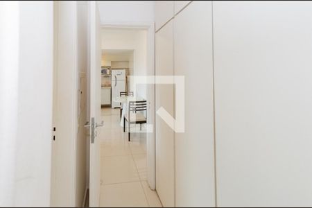 Corredor de apartamento para alugar com 1 quarto, 45m² em Funcionários, Belo Horizonte