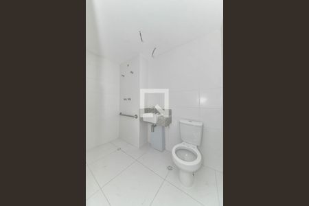 Banheiro de kitnet/studio para alugar com 1 quarto, 27m² em Santo Amaro, São Paulo