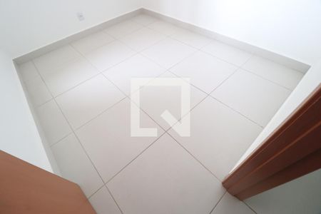 Quarto 1 de apartamento para alugar com 2 quartos, 51m² em Novo Mundo, Uberlândia