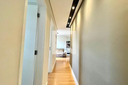 Corredor de apartamento à venda com 2 quartos, 54m² em Vila Guarani (zona Sul), São Paulo