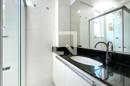 Banheiro da Suíte 1 de apartamento à venda com 3 quartos, 74m² em Serrano, Belo Horizonte