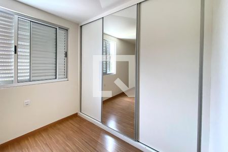 Suite 1 de apartamento à venda com 3 quartos, 74m² em Serrano, Belo Horizonte