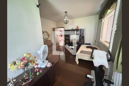 Quarto de casa para alugar com 5 quartos, 360m² em Ouro Preto, Belo Horizonte