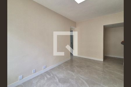 Sala  de apartamento para alugar com 2 quartos, 55m² em Barra da Tijuca, Rio de Janeiro