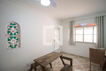 Sala de casa para alugar com 3 quartos, 360m² em Mutua, São Gonçalo