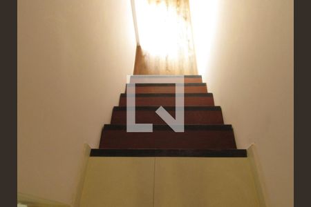 Sala 1 - Corredor de casa à venda com 2 quartos, 120m² em Vila Campesina, Osasco