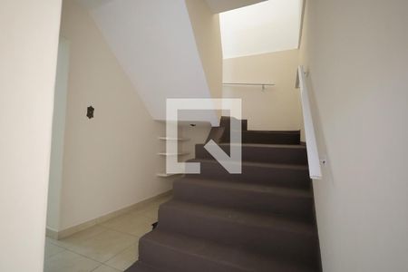 Escada de casa à venda com 3 quartos, 172m² em Jardim Utinga, Santo André
