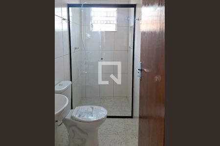 Banheiro de casa para alugar com 1 quarto, 45m² em Jardim Luzitano, Mauá