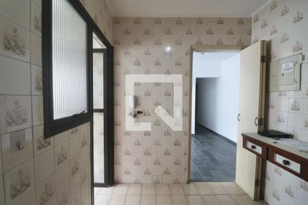 Cozinha de apartamento para alugar com 2 quartos, 70m² em Jardim Las Palmas, Guarujá