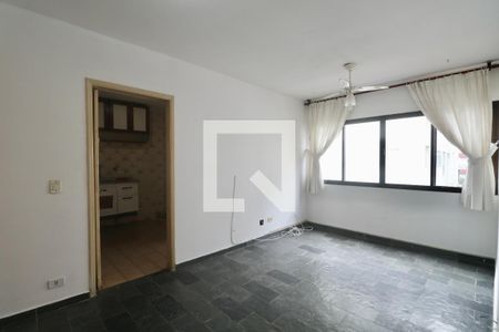 Sala de apartamento para alugar com 2 quartos, 70m² em Jardim Las Palmas, Guarujá