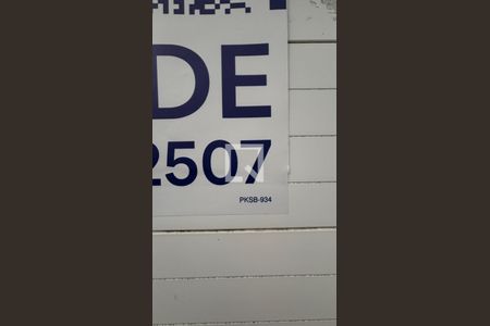 Fachada de casa à venda com 3 quartos, 146m² em Vila Cecília Maria, Santo André