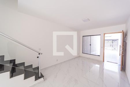 Sala de casa à venda com 3 quartos, 115m² em Cidade Antônio Estêvão de Carvalho, São Paulo