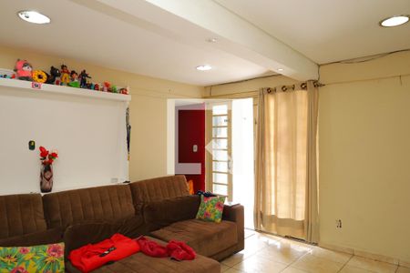 Sala de casa à venda com 2 quartos, 250m² em Jardim Adelaide, São Paulo