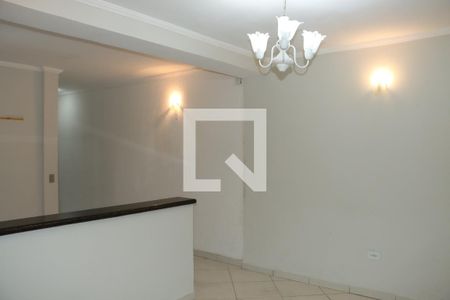 Casa para alugar com 3 quartos, 250m² em Jardim Santo Eduardo, Embu das Artes