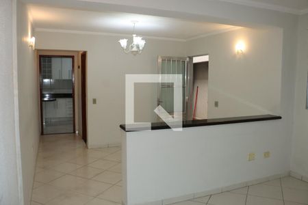 Casa para alugar com 3 quartos, 250m² em Jardim Santo Eduardo, Embu das Artes