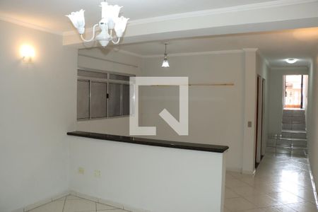Casa para alugar com 3 quartos, 250m² em Jardim Santo Eduardo, Embu das Artes
