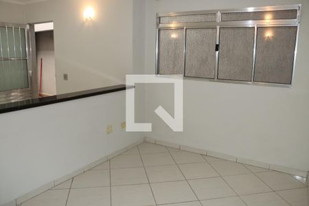 Casa para alugar com 3 quartos, 250m² em Jardim Santo Eduardo, Embu das Artes