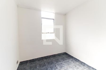 Quarto 2 de apartamento para alugar com 3 quartos, 51m² em Conjunto Residencial José Bonifácio, São Paulo