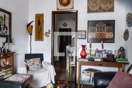 Sala de casa à venda com 2 quartos, 200m² em Carlos Prates, Belo Horizonte