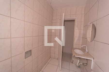 Banheiro de casa para alugar com 1 quarto, 60m² em Jardim Verônia, São Paulo