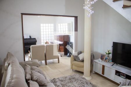 Sala 2 de casa para alugar com 4 quartos, 300m² em Roncon, Ribeirão Pires