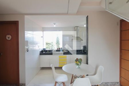 Sala de apartamento à venda com 2 quartos, 90m² em São João Batista, Belo Horizonte