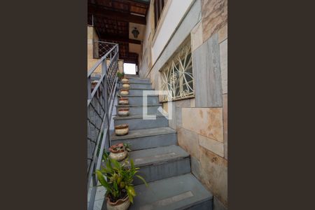 Escada de casa à venda com 3 quartos, 250m² em Vila Pereira Barreto, São Paulo