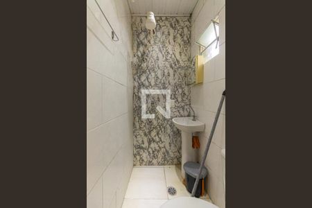 Banheiro de kitnet/studio para alugar com 1 quarto, 16m² em Vila Aricanduva, São Paulo