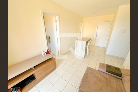 Sala de TV de apartamento para alugar com 2 quartos, 56m² em Serraria, São José