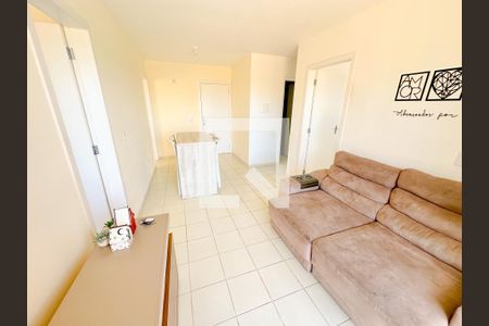 Sala de TV de apartamento para alugar com 2 quartos, 56m² em Serraria, São José