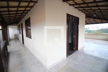 Quintal de casa à venda com 6 quartos, 450m² em Santa Helena, Belo Horizonte