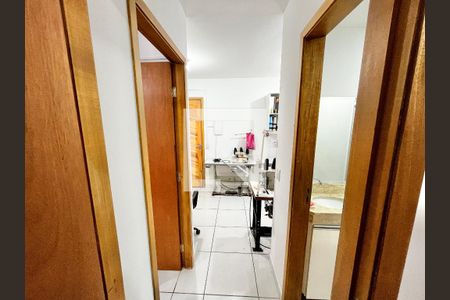 Corredor de apartamento à venda com 2 quartos, 41m² em Parque Peruche, São Paulo